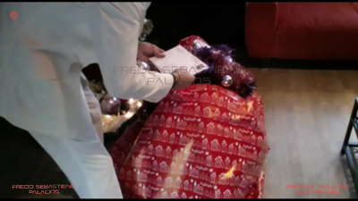 Tina, ua ou maua la'u meaalofa o le Kerisimasi fulu lanu enaena tina tina ma le asini lapo'a e valea i moa